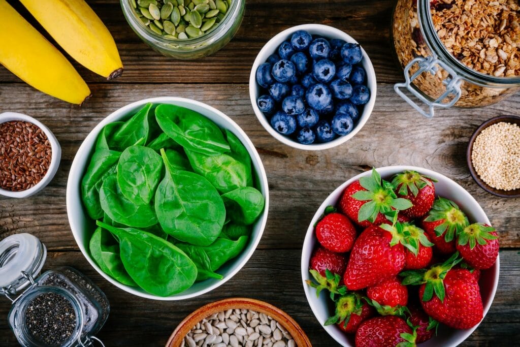 Ingredients of Spinach and Berry Smoothie