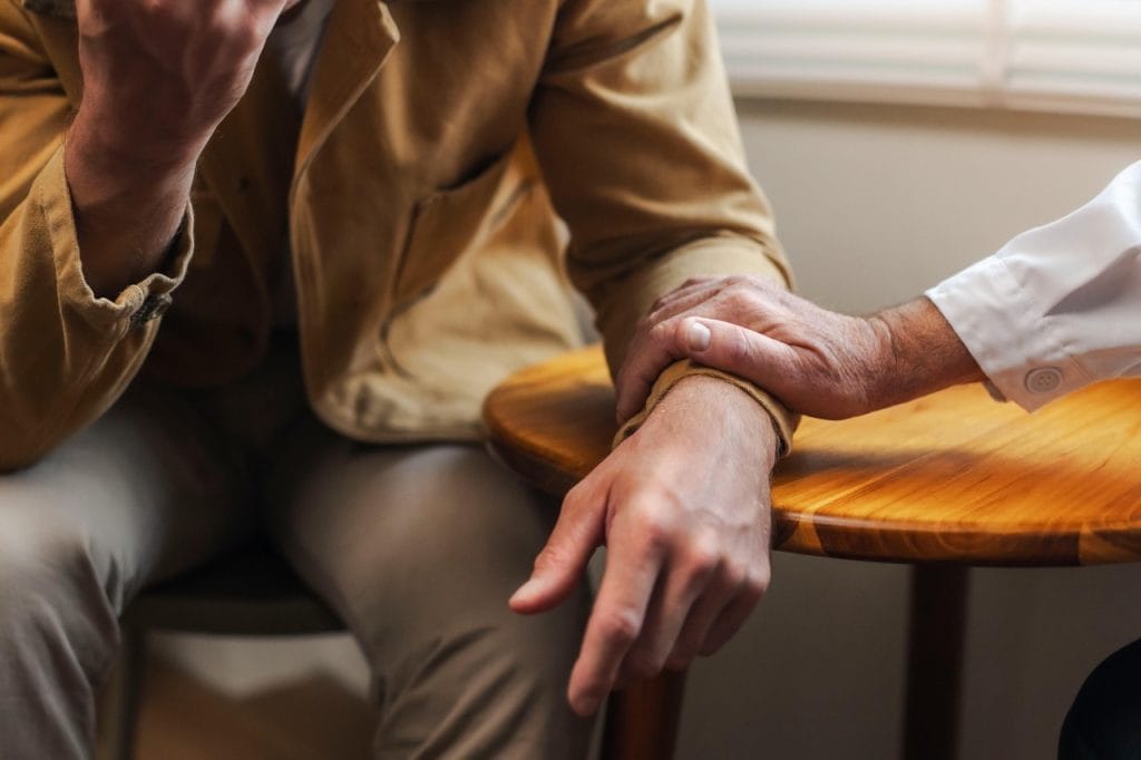 Supportive hand during food anxiety counseling